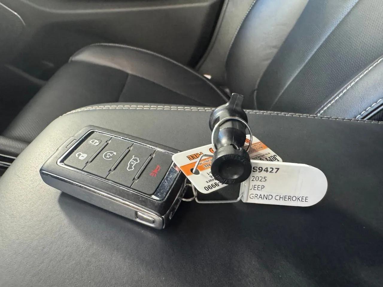 jeep grand cherokee l 2025 1C4RJKDG0S8636347 image jeep grand cherokee l 2025 1C4RJKDG0S8636347 image